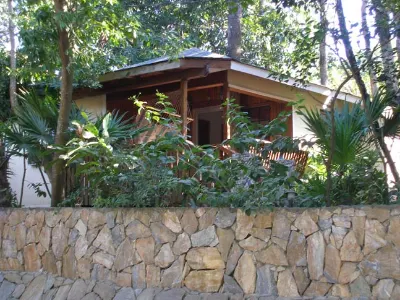 HOME Coconut Tree Resort — West End, Roatan, Honduras