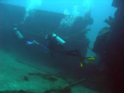 El Aquila Wreck — West End, Roatan, Honduras