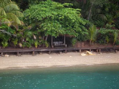 Oceanside Swings — Cayos Cochinos, Honduras