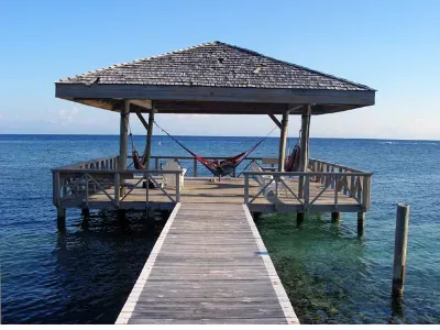 Gathering Spot — Roatan Island, Honduras – CoCo View Resort