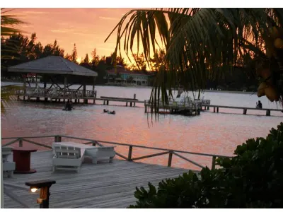 Dawn and Night Dives — Roatan Island, Honduras – CoCo View Resort