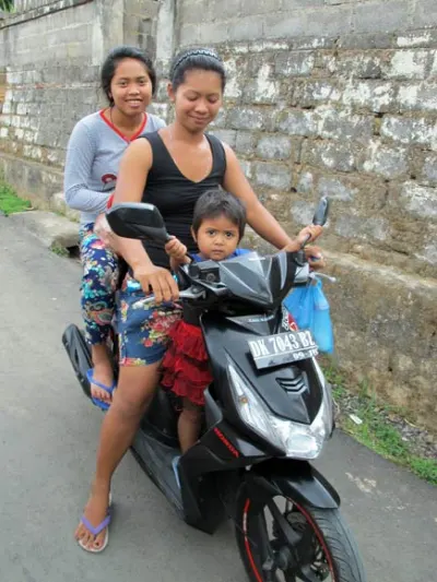 Balinese children